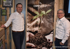 Mark Berrevoets en Theo Fransen van Comgoed die verschillende bodemverbeteraars presenteerde op de beurs.